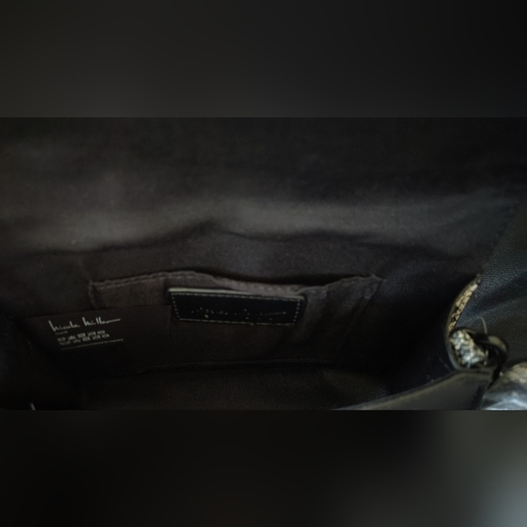 NWT Nicole Miller Black and White Faux Snake Print Bag 4.5" X 8.5. - Picture 3 of 5